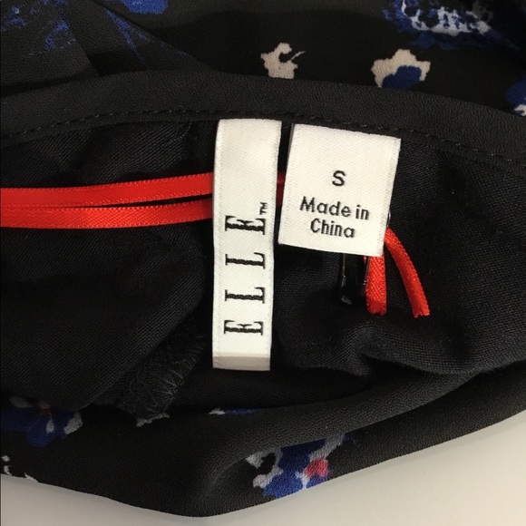 ELLE Crepe Popover Top NWT - Picture 7 of 10